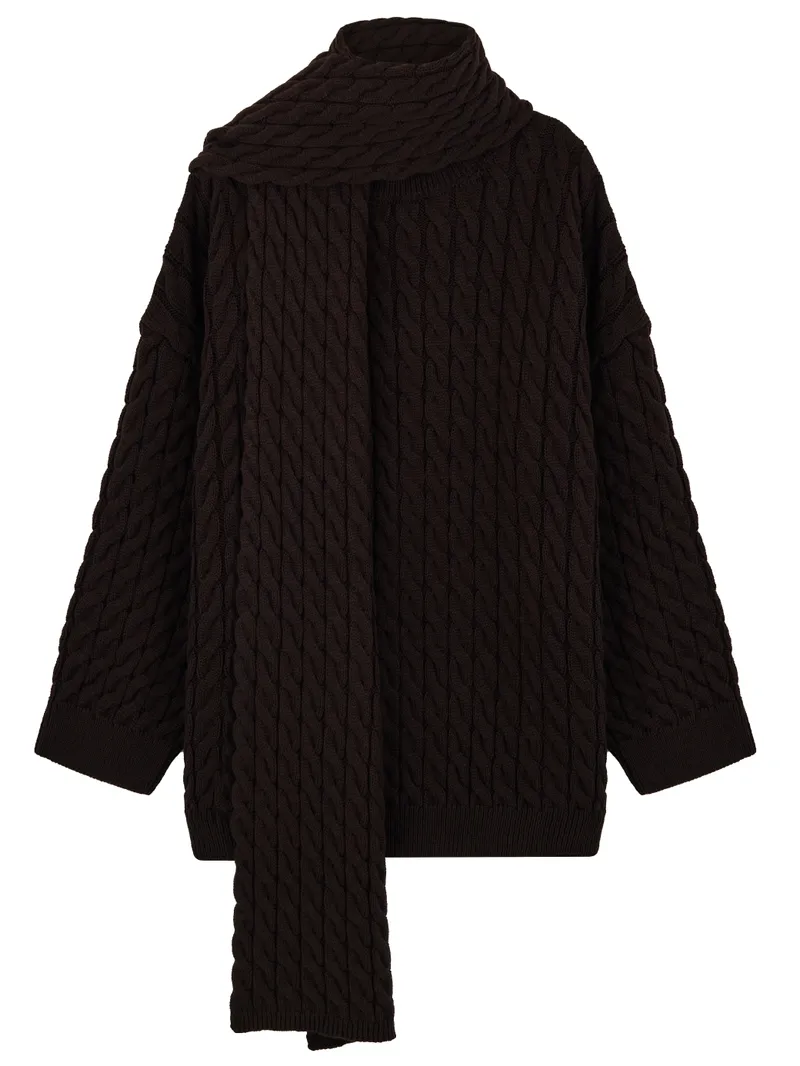 ШЕДЕВР! Коричневый кардиган с косами и шарфом. Текстура вязки читается идеально — можно 'потрогать глазами'!