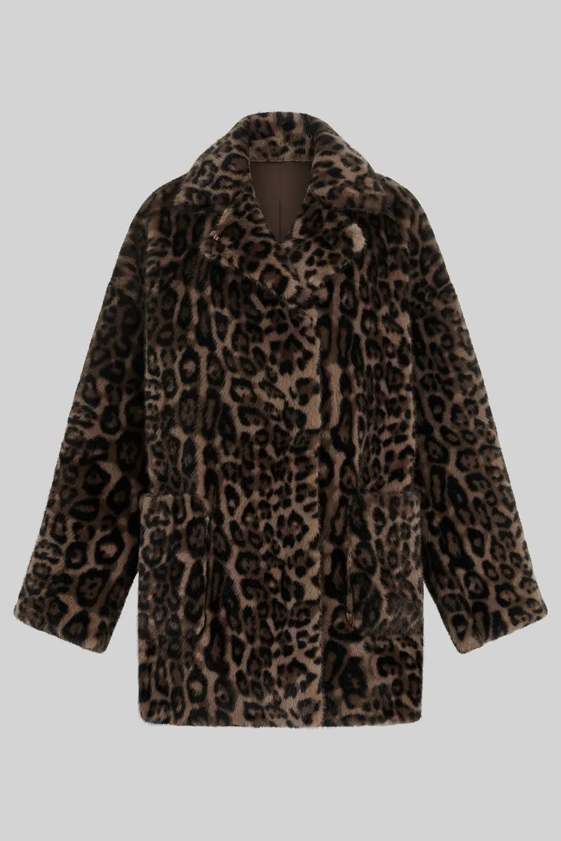 Леопардовая шуба Fashouse. Текстура меха передана идеально - можно потрогать глазами.