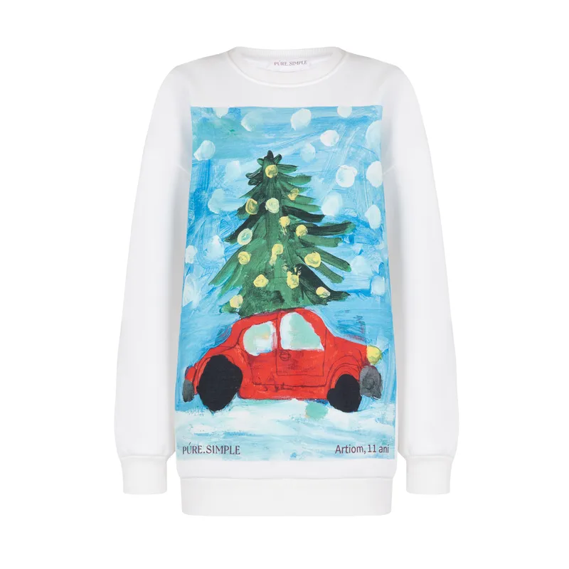 Pure Simple свитшот с принтом детского рисунка (машина с ёлкой). Указан автор: Artiom, 11 ani. Уникальная концепция.