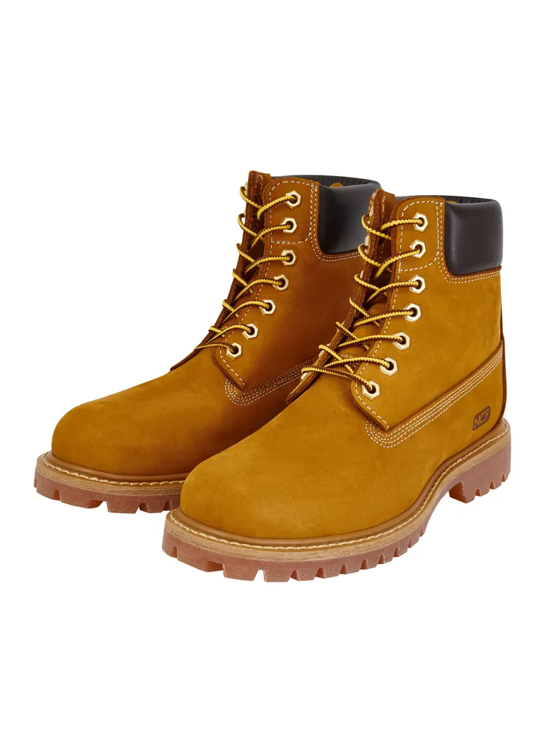 Classic wheat nubuck work boots in Timberland style with lug sole